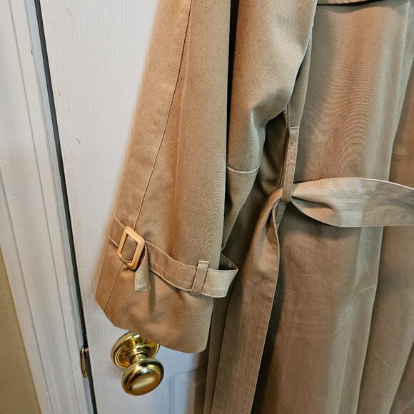 Women's London Fog Raincoat - Trench Style - Size 18 Regular - Picture 9 of 13